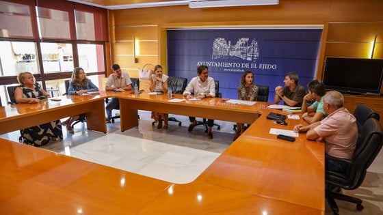 Aprueban la contratación de servicios básicos para El Ejido