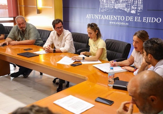 El alcalde de El Ejido, Francisco Góngora. en una reunión.