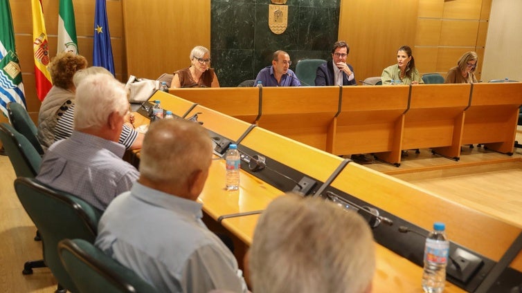 Aprueban mejorar el funcionamiento de los Centros de Tercera Edad