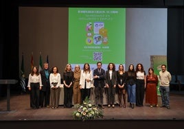 Foto familiar del acto durante la jornada.