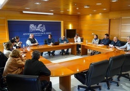 El alcalde de El Ejido, Francisco Góngora, ha subrayado que «estas ayudas están destinadas a contribuir a que los agricultores puedan paliar parte de los costes administrativos«.