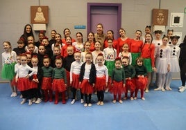 Foto grupal de las gimnastas.