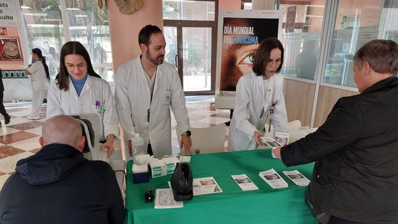 El Hospital Universitario Poniente conciencia a pacientes y familiares sobre el glaucoma