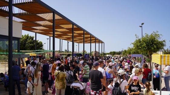 Mercadillo, sorteos y miniferia por el Día de la Familia en El Ejido