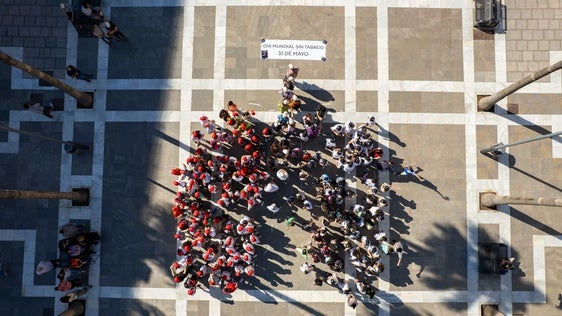 Un pulmón gigante: así ha sido la forma de concienciar por el Día Sin Tabaco en El Ejido