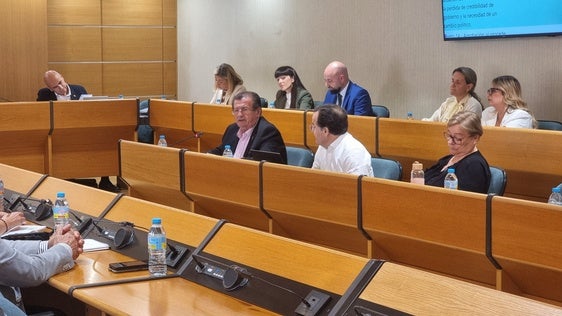 El PSOE de El Ejido acusa al PP de no hacer nada para facilitar el acceso a la vivienda