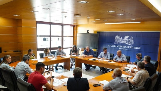 El Ejido invertirá más de dos millones de euros para reforzar servicios municipales