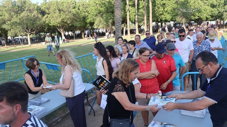 Un libro que da a conocer la trayectoria de las Fiestas Patronales y el programa