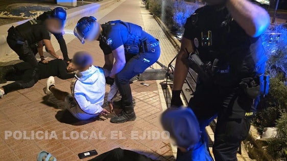Detenido un joven en Balerma por disparar a un varón en una pierna con un arma corta