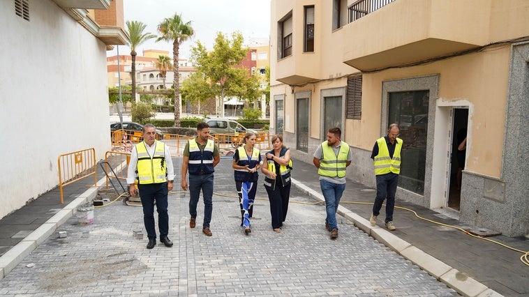 El Ejido avanza a buen ritmo las obras de modernización de la calle Loma de la Mezquita