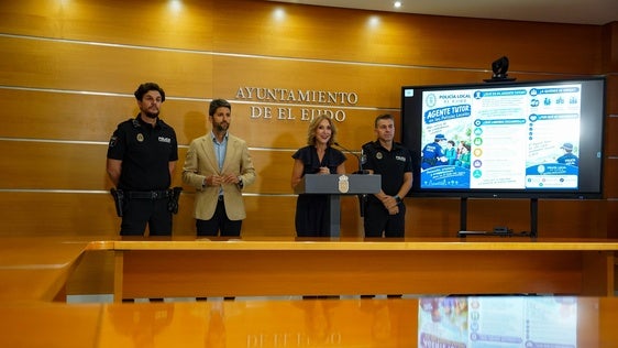 La Policía Local de El Ejido refuerza su labor preventiva educativa a través del Agente Tutor
