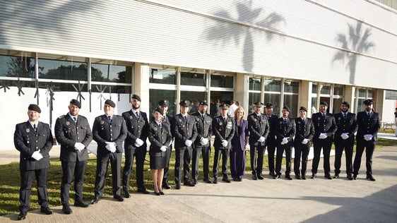 Agentes de la Policía Local de El Ejido son condecorados en Catarroja