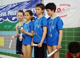 El Club de Natación H20 El Ejido gana diez medallas en el Trofeo Ciudad de Granada