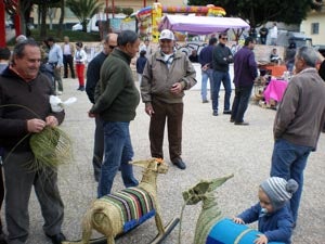 El barrio de Calahonda estrena su primer mercadillo de antigüedades