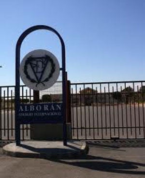 El Ayuntamiento modifica las bases para la adjudicación de 32 becas de promoción del Colegio SEK-Alborán