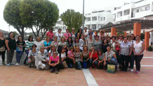 Un grupo de 75 mujeres de El Ejido participan en una jornada de convivencia en El Toyo