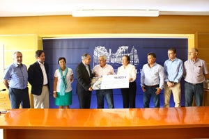 El partido homenaje a José Luque recauda 16.623 euros para el cáncer