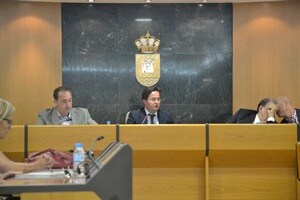 El Pleno aprueba el cambio de uso de dos parcelas para el CEIP Almerimar