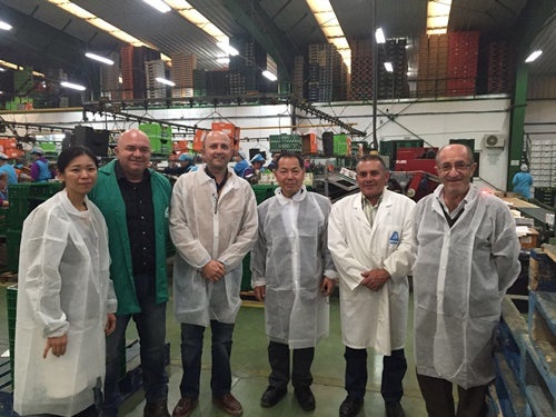 Emprendedores japoneses conocen el sistema productivo del municipio