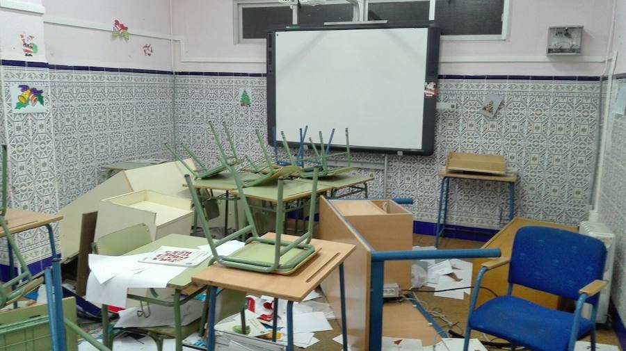 Así apareció hace unos días el centro educativo de Matagorda. 