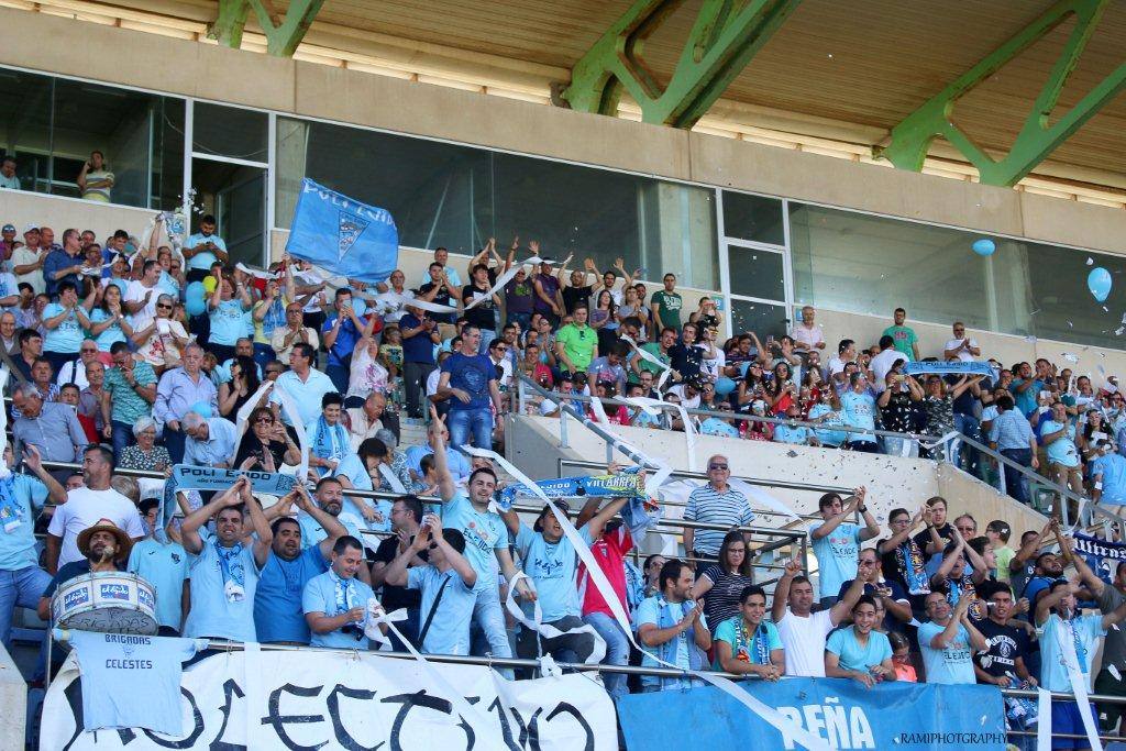 La afición celeste quiere apoyar al equipo para poder disfrutar con el ascenso del CD El Ejido. 