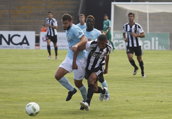 Dos errores dejan a El Ejido sin puntos