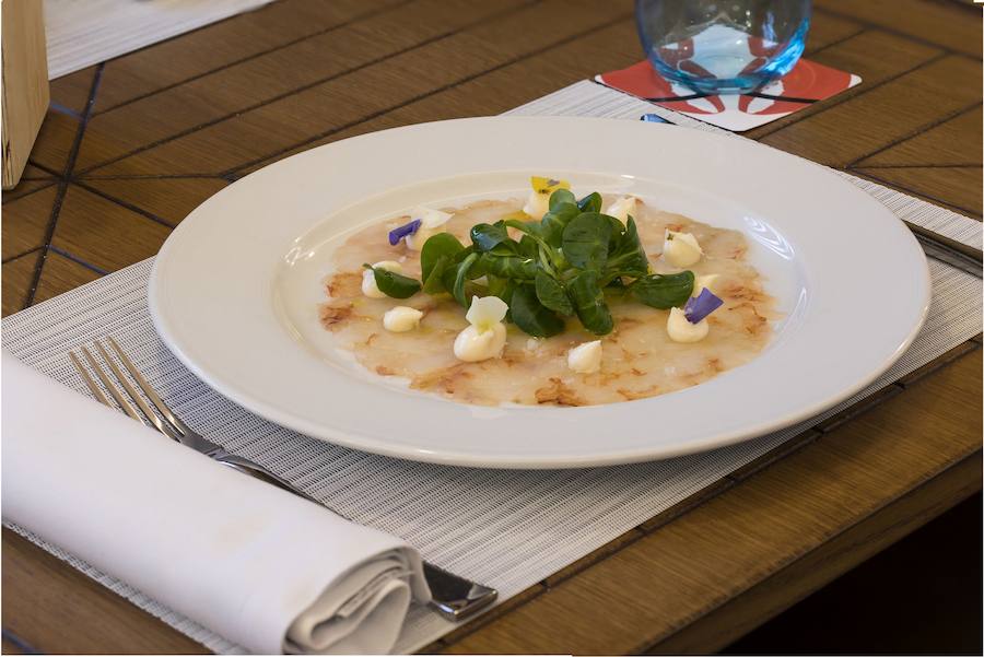 Un nuevo restaurante que abre sus puertas anexo al hotel Barceló Granada Congress y que invita a una botella de Barbadillo a los comensales, estas semanas