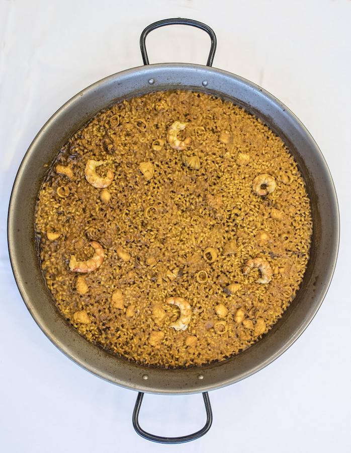 Un nuevo restaurante que abre sus puertas anexo al hotel Barceló Granada Congress y que invita a una botella de Barbadillo a los comensales, estas semanas