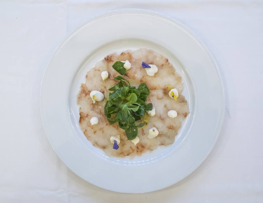 Un nuevo restaurante que abre sus puertas anexo al hotel Barceló Granada Congress y que invita a una botella de Barbadillo a los comensales, estas semanas