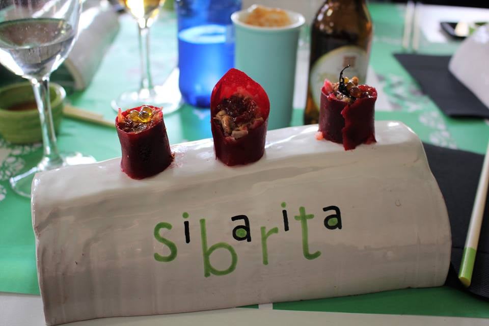 Falso sushi de cordero con toques de Graná. Cafetería Sibarita. Carretera de Málaga, 81.