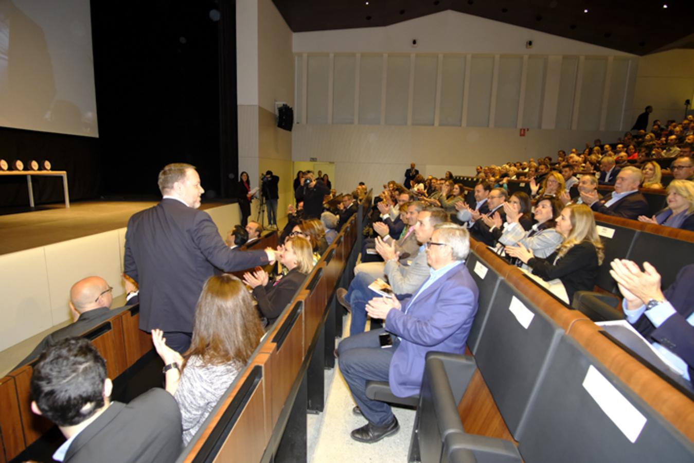 El Centro de Formación Profesional La Inmaculada acoge la entrega de los premios a seis restauradores y establecimientos de la provincia de Granada