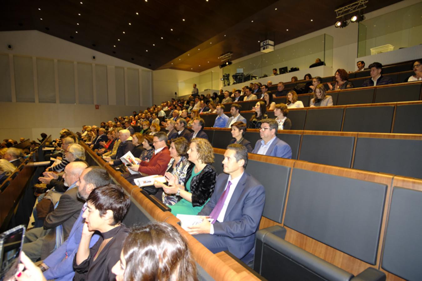 El Centro de Formación Profesional La Inmaculada acoge la entrega de los premios a seis restauradores y establecimientos de la provincia de Granada