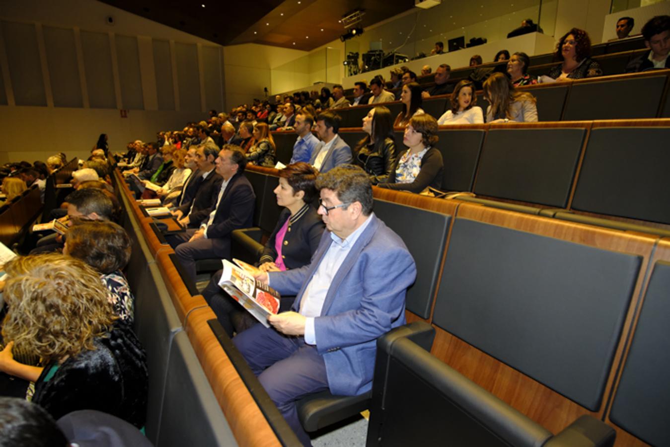 El Centro de Formación Profesional La Inmaculada acoge la entrega de los premios a seis restauradores y establecimientos de la provincia de Granada