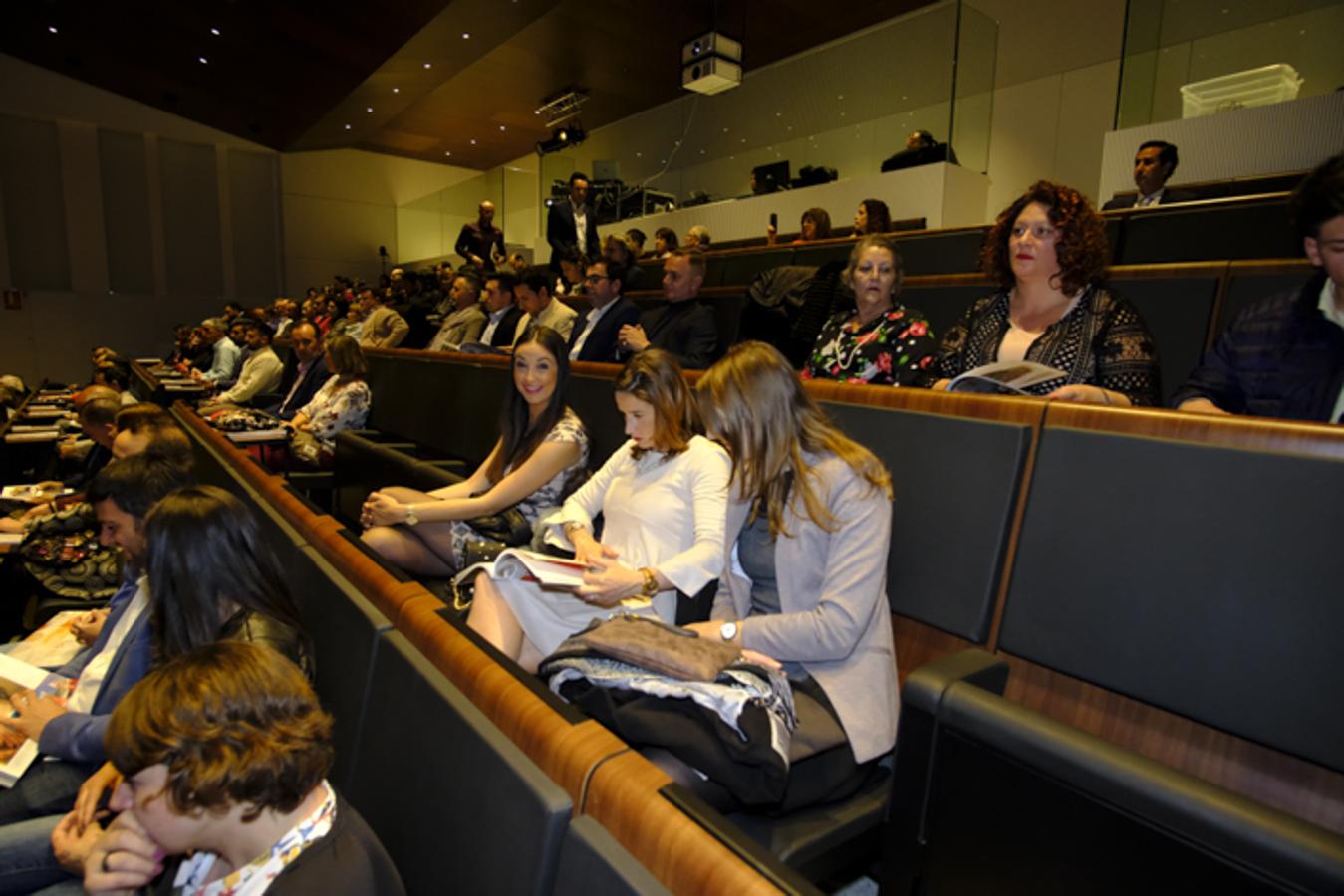 El Centro de Formación Profesional La Inmaculada acoge la entrega de los premios a seis restauradores y establecimientos de la provincia de Granada