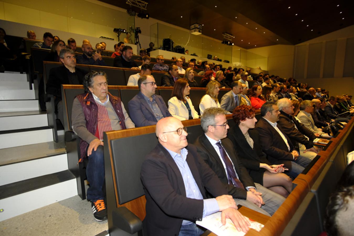 El Centro de Formación Profesional La Inmaculada acoge la entrega de los premios a seis restauradores y establecimientos de la provincia de Granada