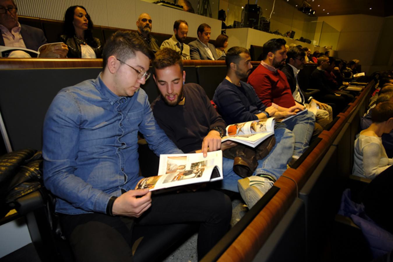 El Centro de Formación Profesional La Inmaculada acoge la entrega de los premios a seis restauradores y establecimientos de la provincia de Granada