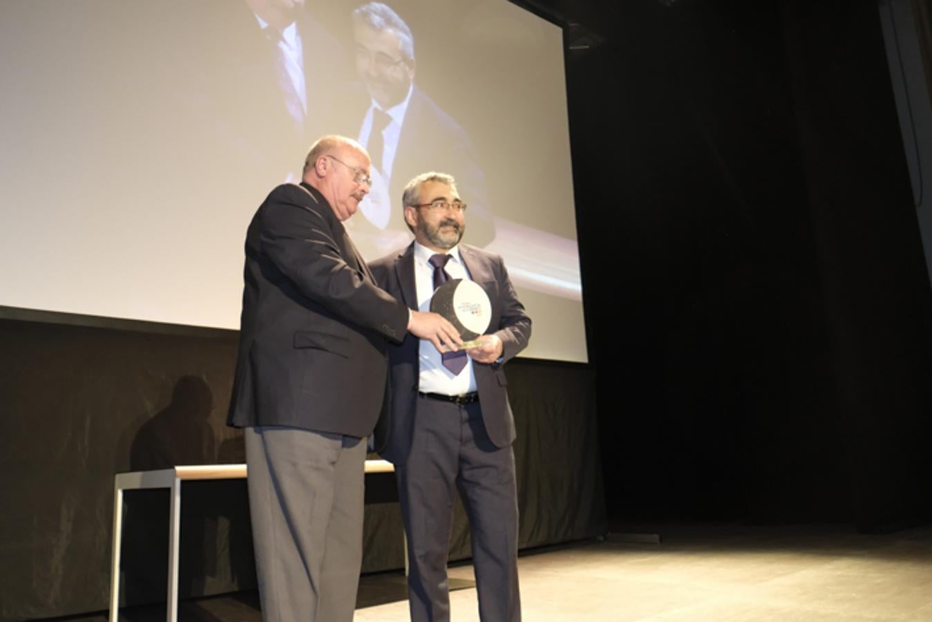 El Centro de Formación Profesional La Inmaculada acoge la entrega de los premios a seis restauradores y establecimientos de la provincia de Granada