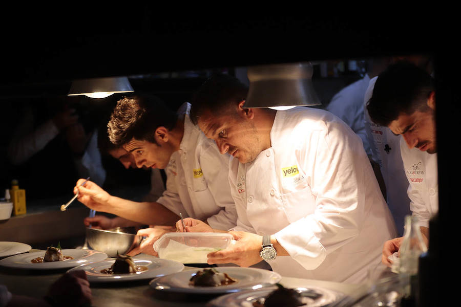Por segundo año consecutivo el chef del Hotel Miba, José de la Blanca, reunió a casi una veintena de cocineros para conmemorar unas jornadas en honor al cocinero Emilio Cervilla. Una noche para el recuerdo, llena de connotaciones emotivas, pero sobre todo cargada de compañerismo gastronómico.