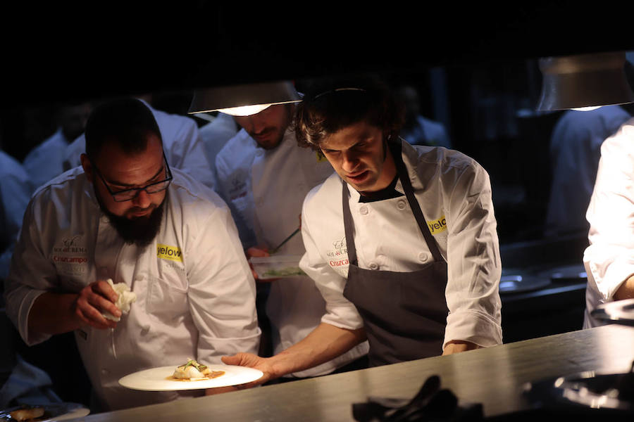 Por segundo año consecutivo el chef del Hotel Miba, José de la Blanca, reunió a casi una veintena de cocineros para conmemorar unas jornadas en honor al cocinero Emilio Cervilla. Una noche para el recuerdo, llena de connotaciones emotivas, pero sobre todo cargada de compañerismo gastronómico.