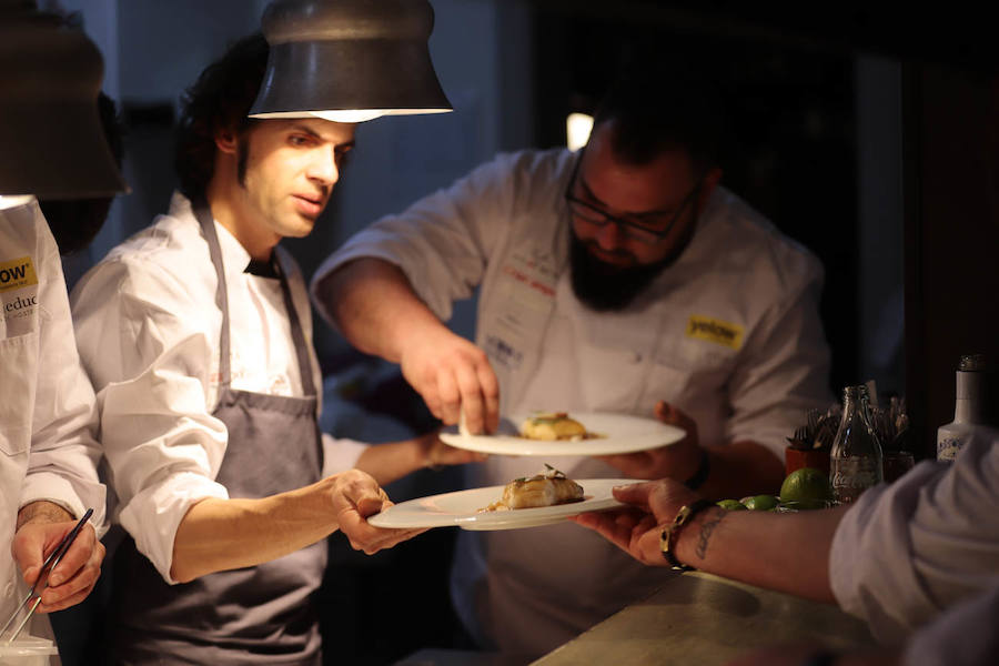 Por segundo año consecutivo el chef del Hotel Miba, José de la Blanca, reunió a casi una veintena de cocineros para conmemorar unas jornadas en honor al cocinero Emilio Cervilla. Una noche para el recuerdo, llena de connotaciones emotivas, pero sobre todo cargada de compañerismo gastronómico.