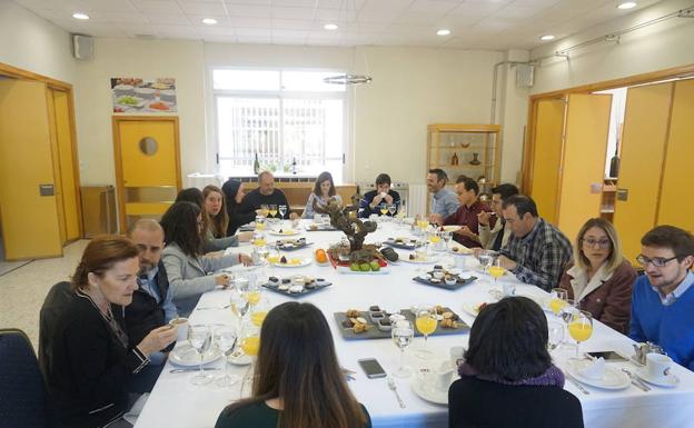 Mesa saludable entre profesores y ponentes de las jornadas 