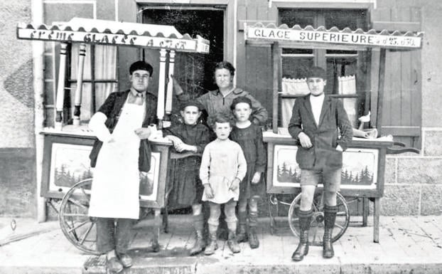 Una familia de heladeros.