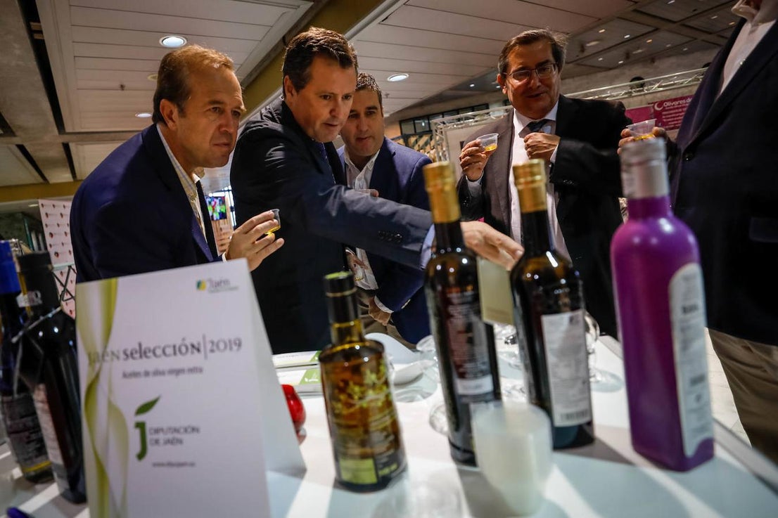 Las autoridades visitan los stands de Granada Gourmet