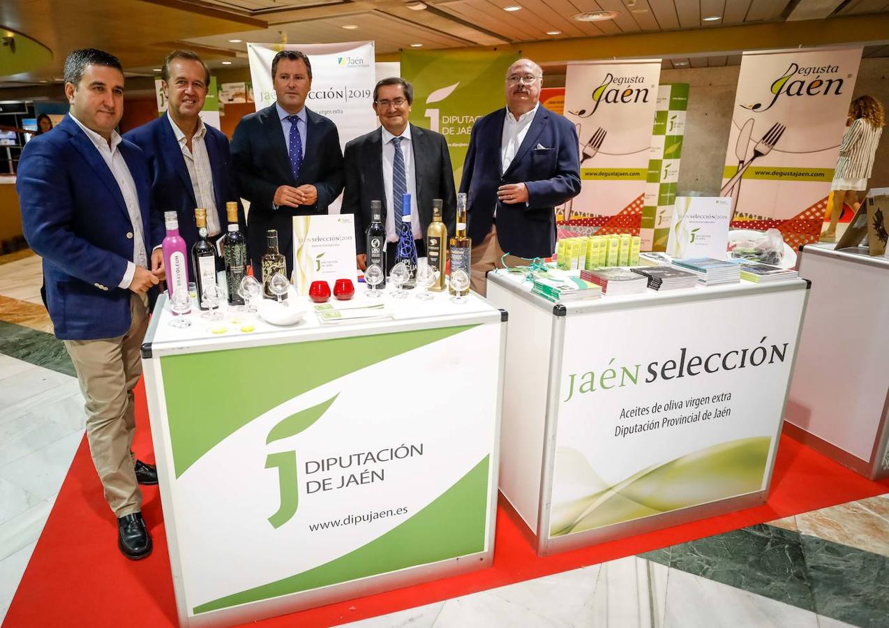 Las autoridades visitan los stands de Granada Gourmet