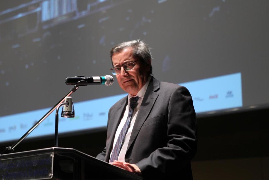El diputado de Agricultura de la Diputación de Jaén, Pedro Bruno, el director general de IDEAL, Diego Vargas, el presidente de la Diputación de Granada, José Entrena, y el delegado del Gobierno andaluz en Granada, Pablo García, han inaugurado el acto