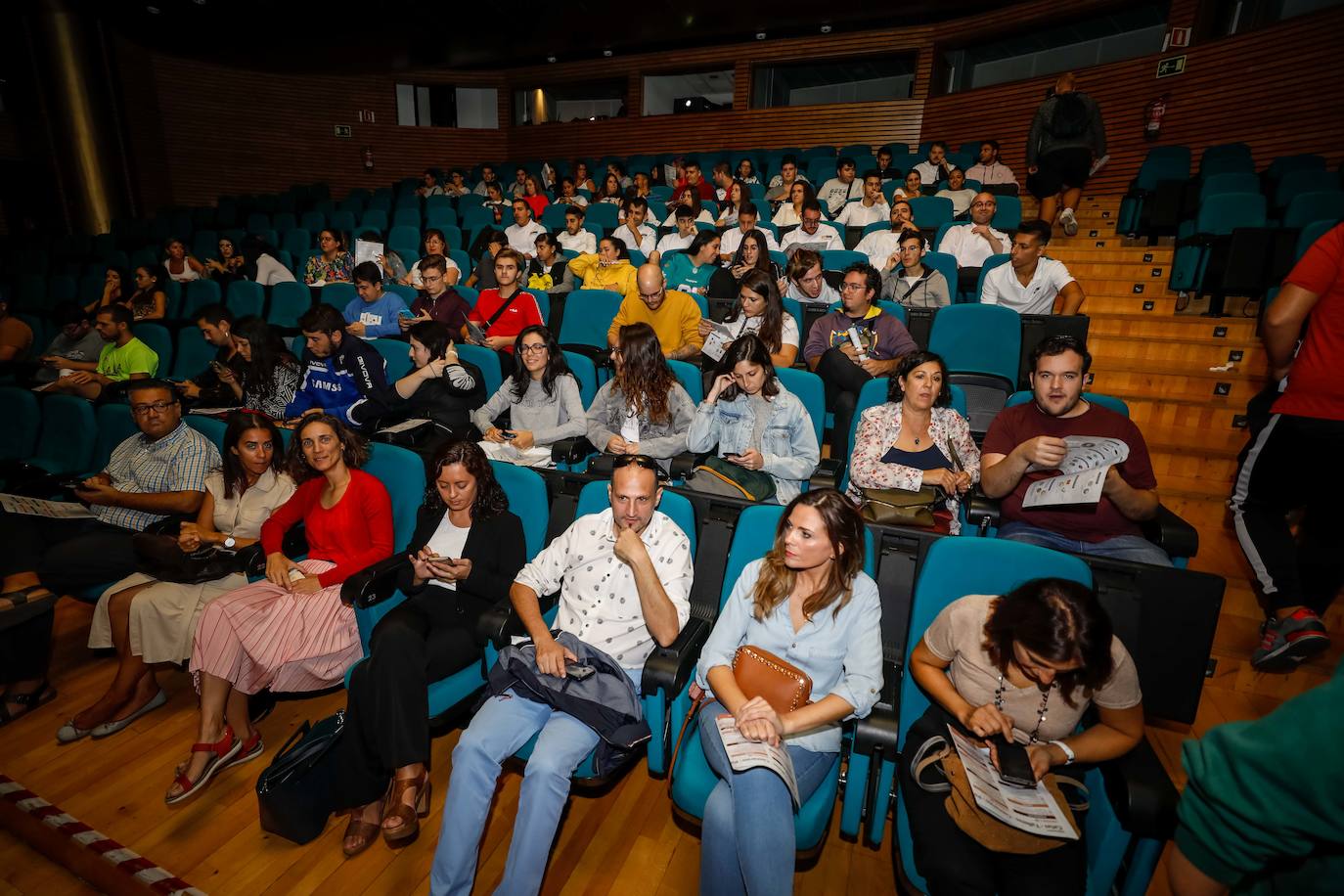 El director general de IDEAL destaca en el acto de inauguración el programa de la sexta edición