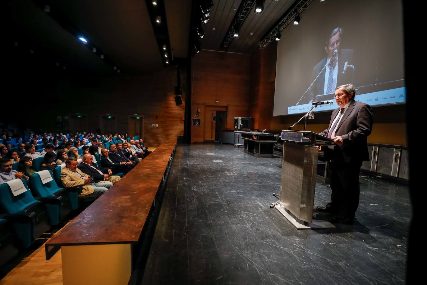 El director general de IDEAL destaca en el acto de inauguración el programa de la sexta edición