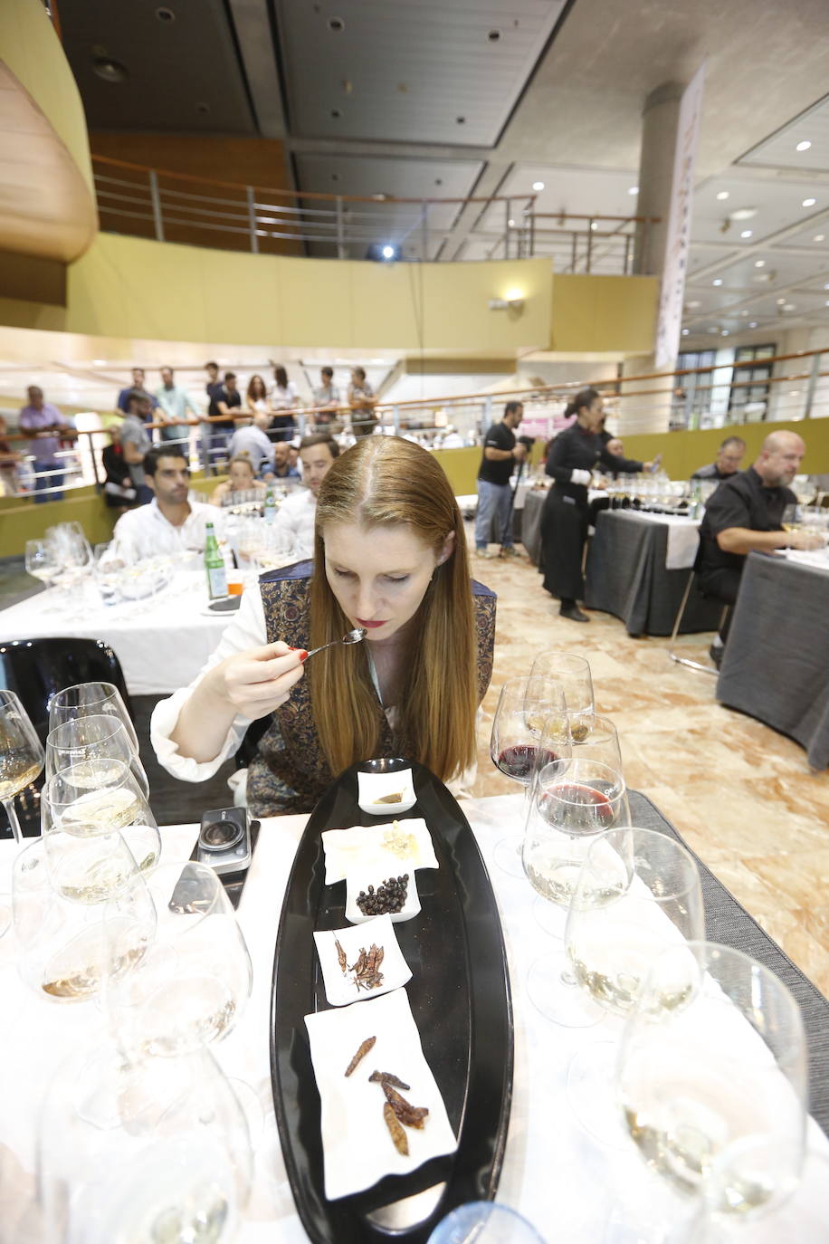 Chicatanas, chapulines, que son los saltamontes mejicanos, gusanos rojos y blancos o los escamoles fueron los protagonistas de la cata