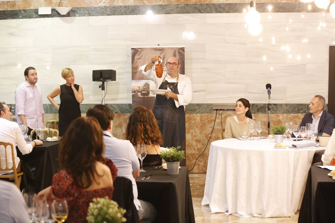 Con la ausencia de Yolanda León, Juanjo Pérez transportó a los comensales con su arriesgada forma de entender la cocina 