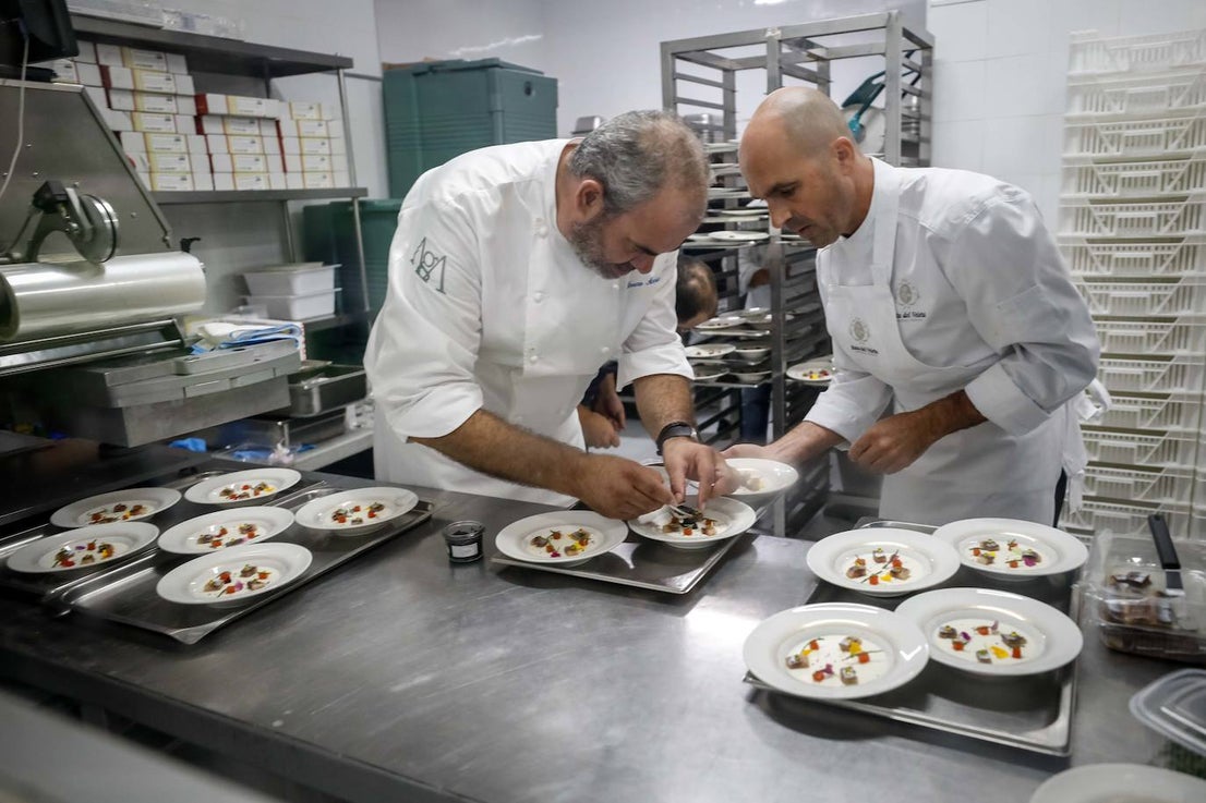 Carme Ruscalleda recibe el premio de Granada Gourmet, un congreso que se ha rendido a su cercanía y sencillez